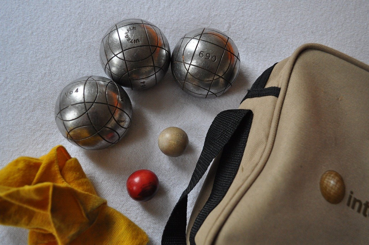 Bocce ball set