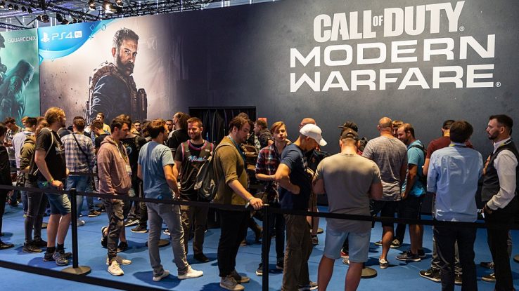 Fans in queue for a Call of Duty event